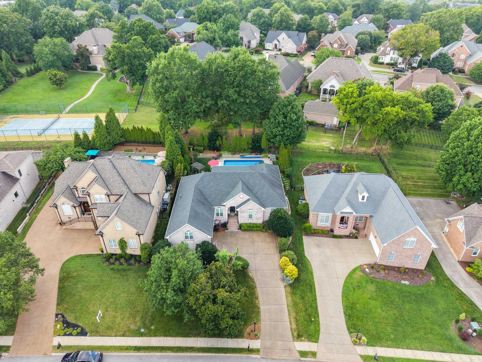 115 N Country Club Dr