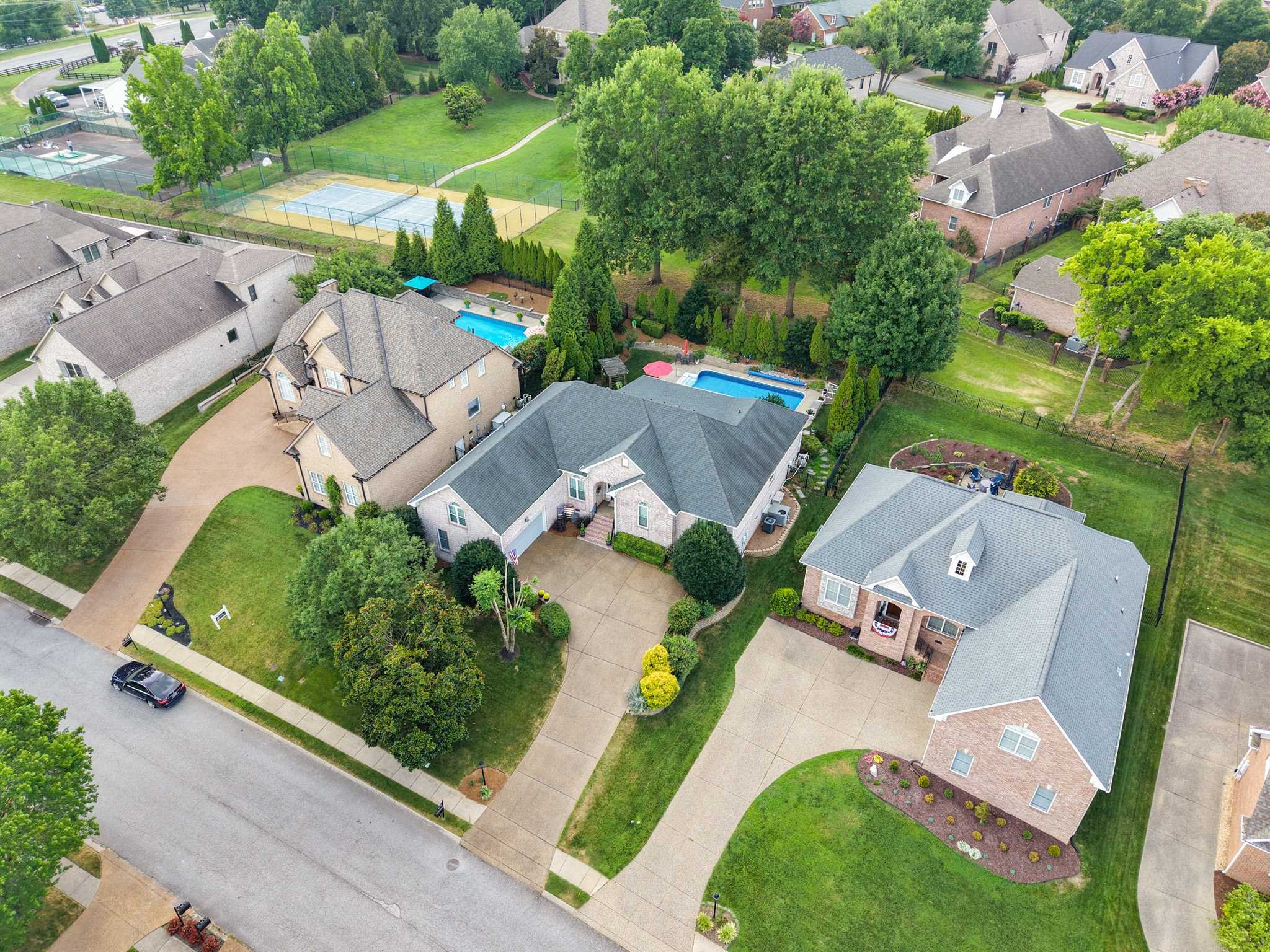 115 N Country Club Dr