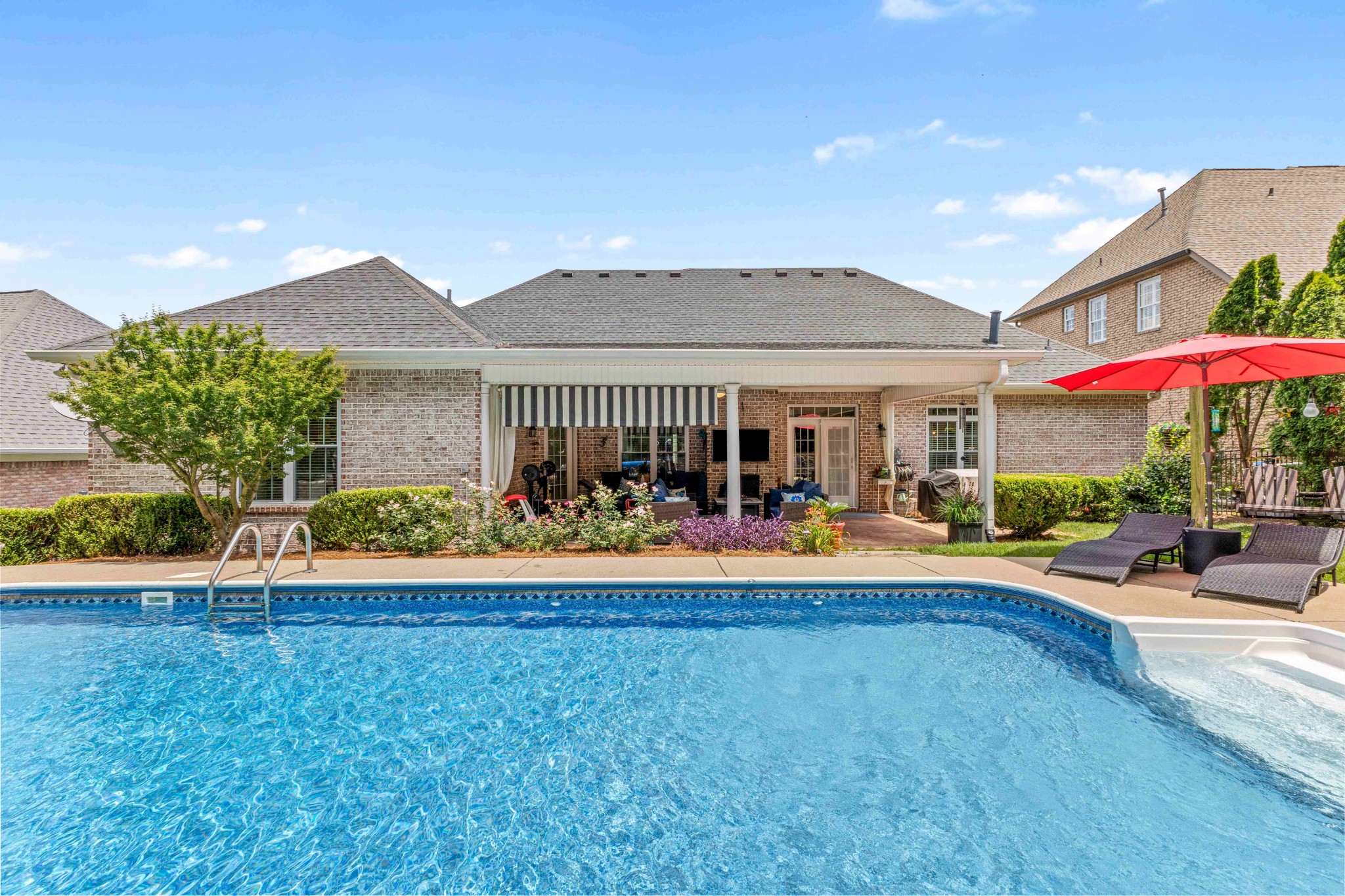 115 N Country Club Dr