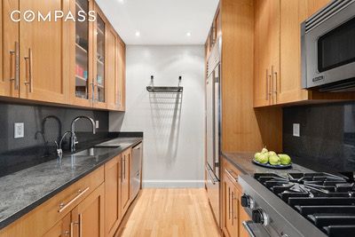 88 Greenwich Street 708