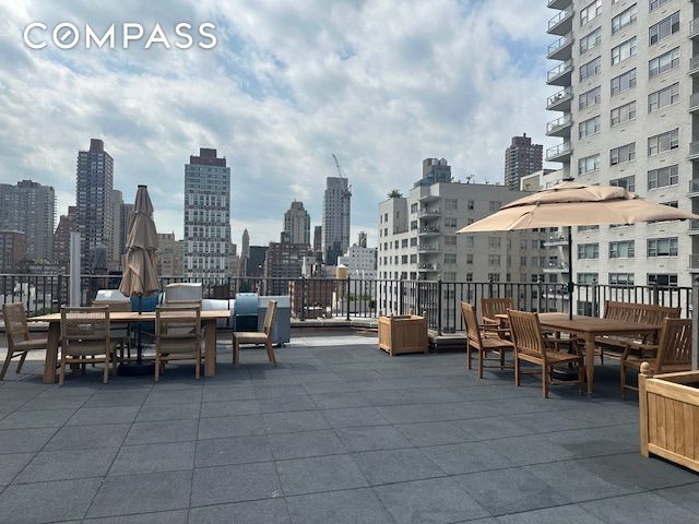 520 E 76th Street 11C