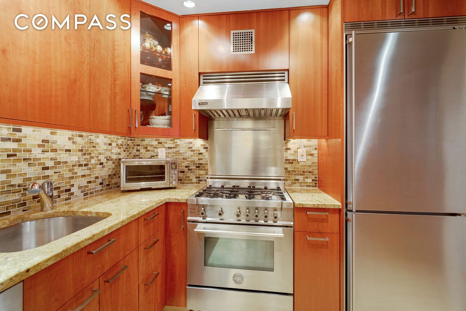 300 E 74th Street 18E