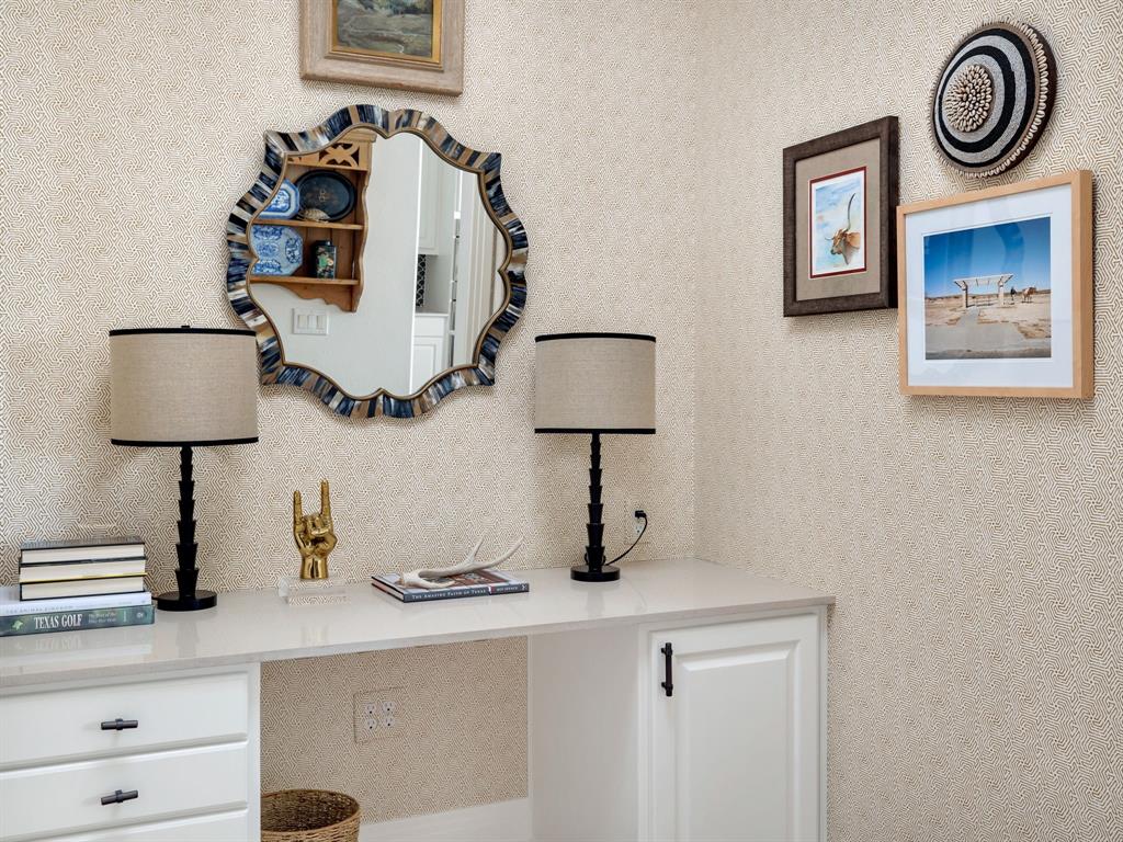 2601 N Quinlan Park RD Unit: 502
