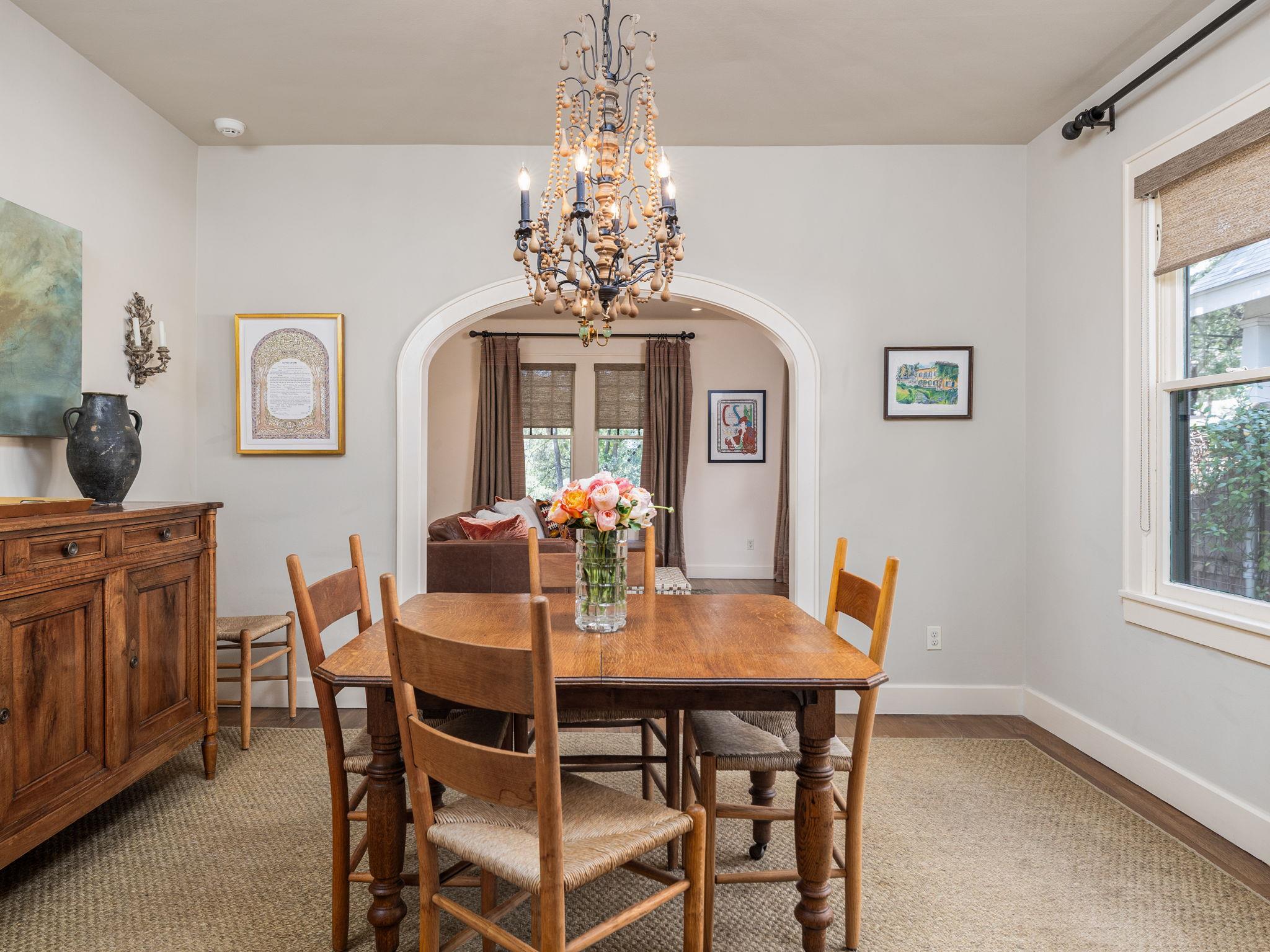 2825 Shoal Crest Ave