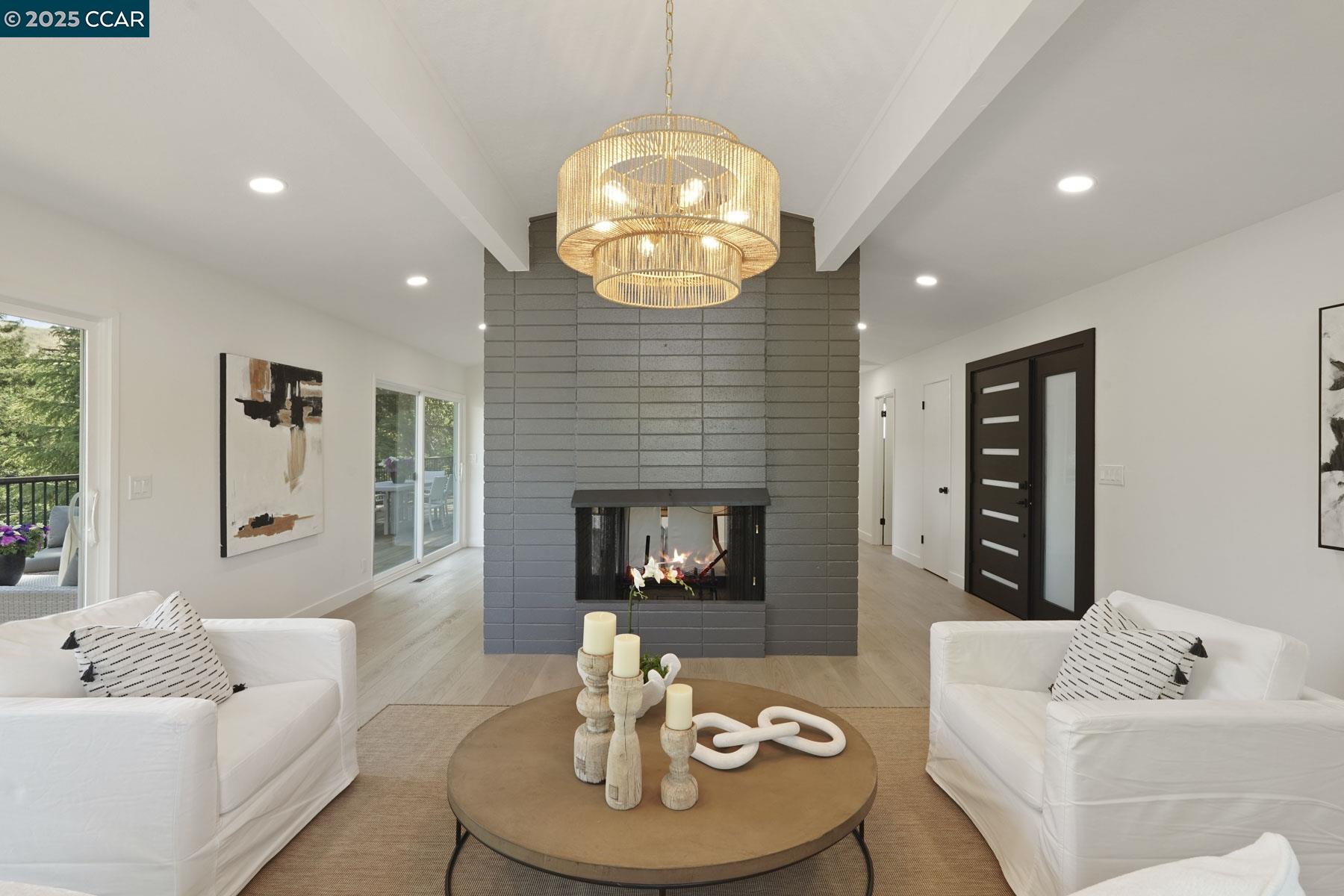 3233 Lucas Circle