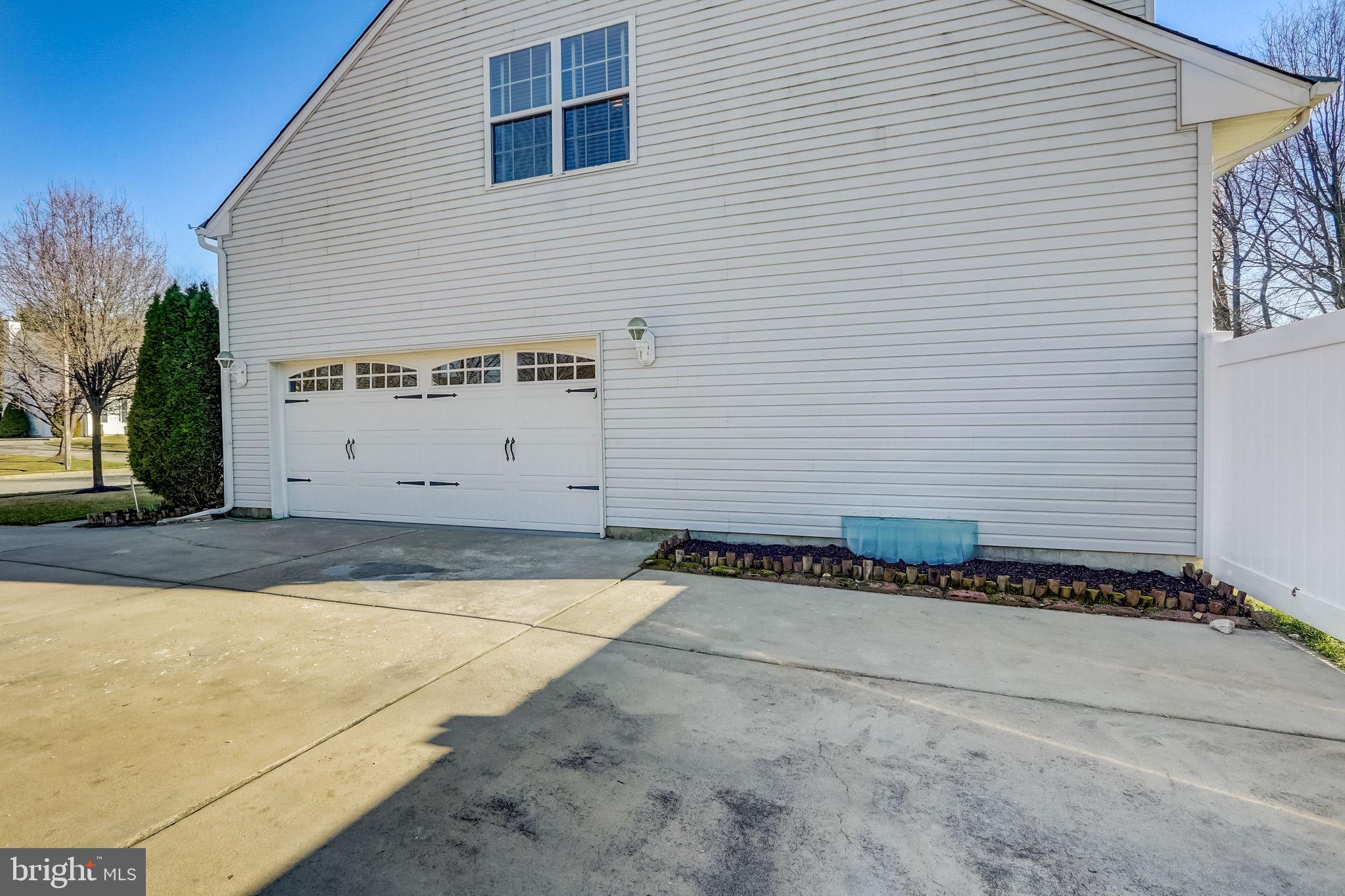 154 Memorial Ln