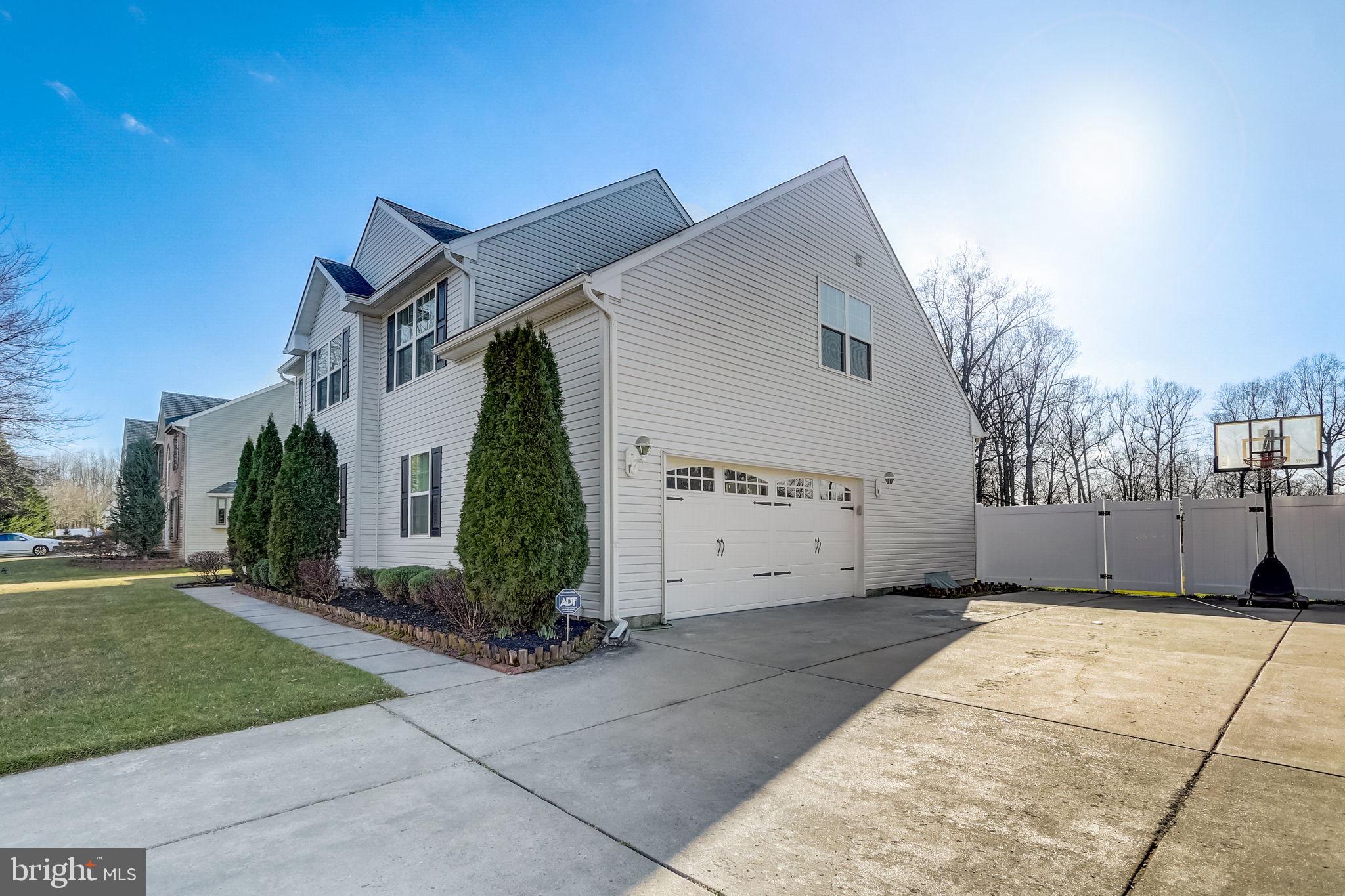 154 Memorial Ln