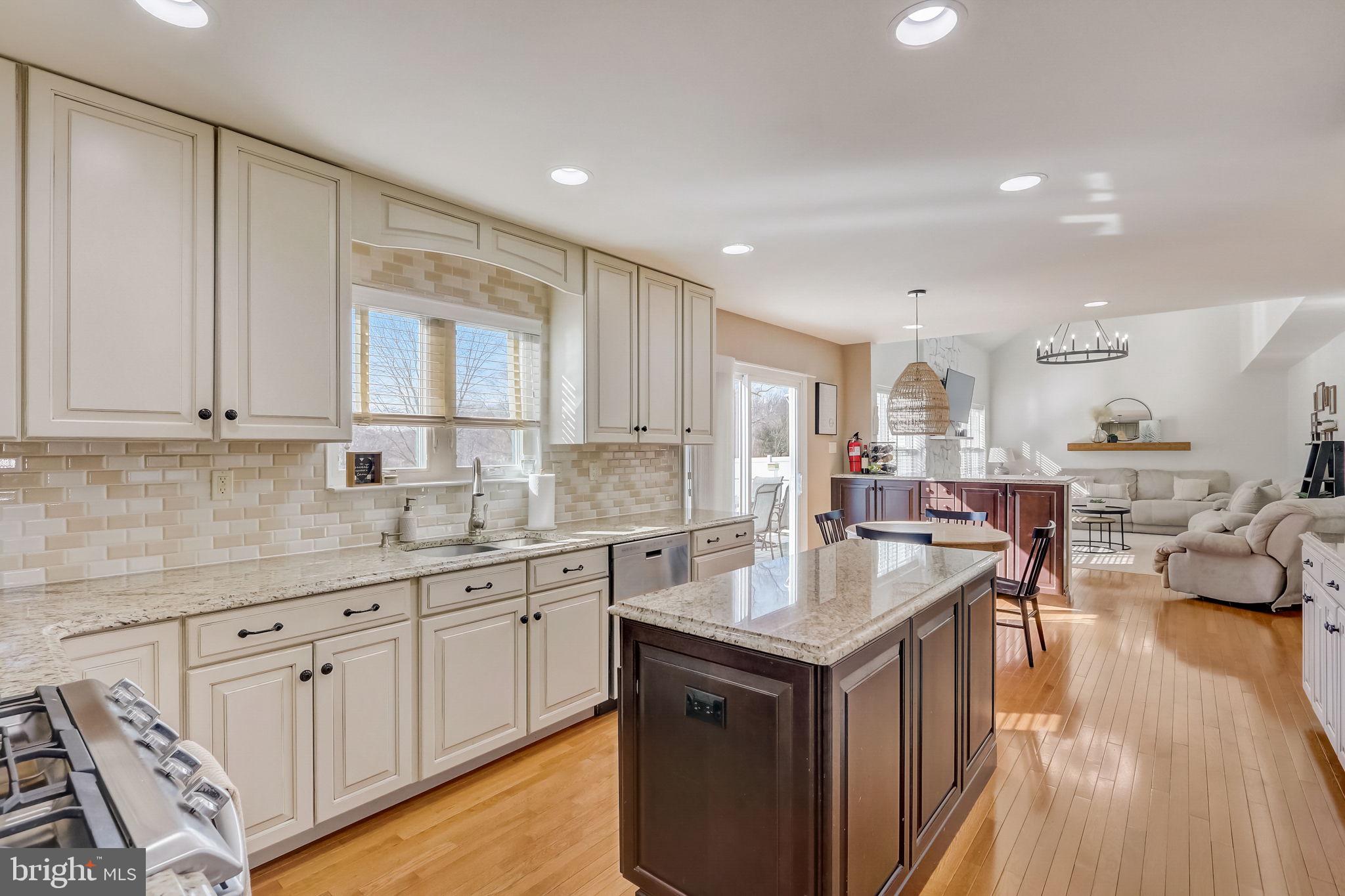 154 Memorial Ln