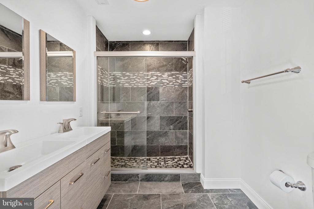 10 Morris Dr