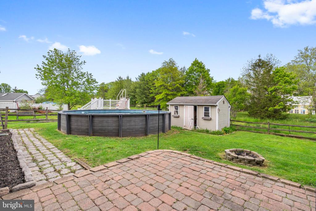 1134 School House Ln