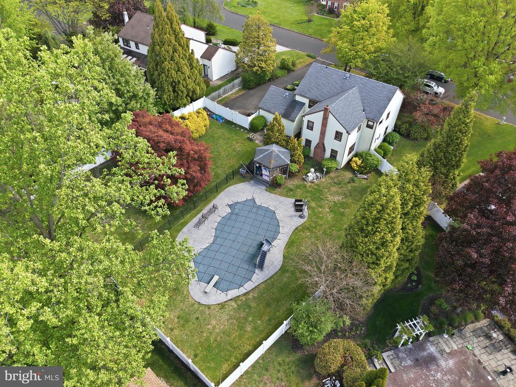 9 RENEE CIRCLE