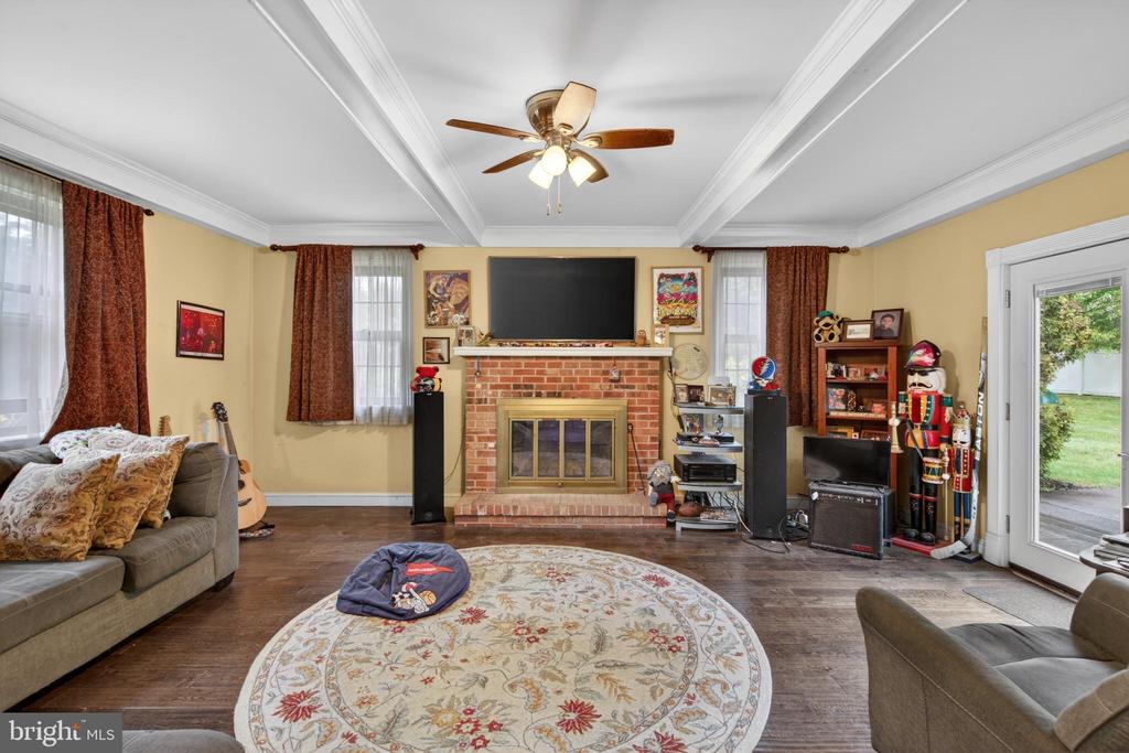 9 RENEE CIRCLE