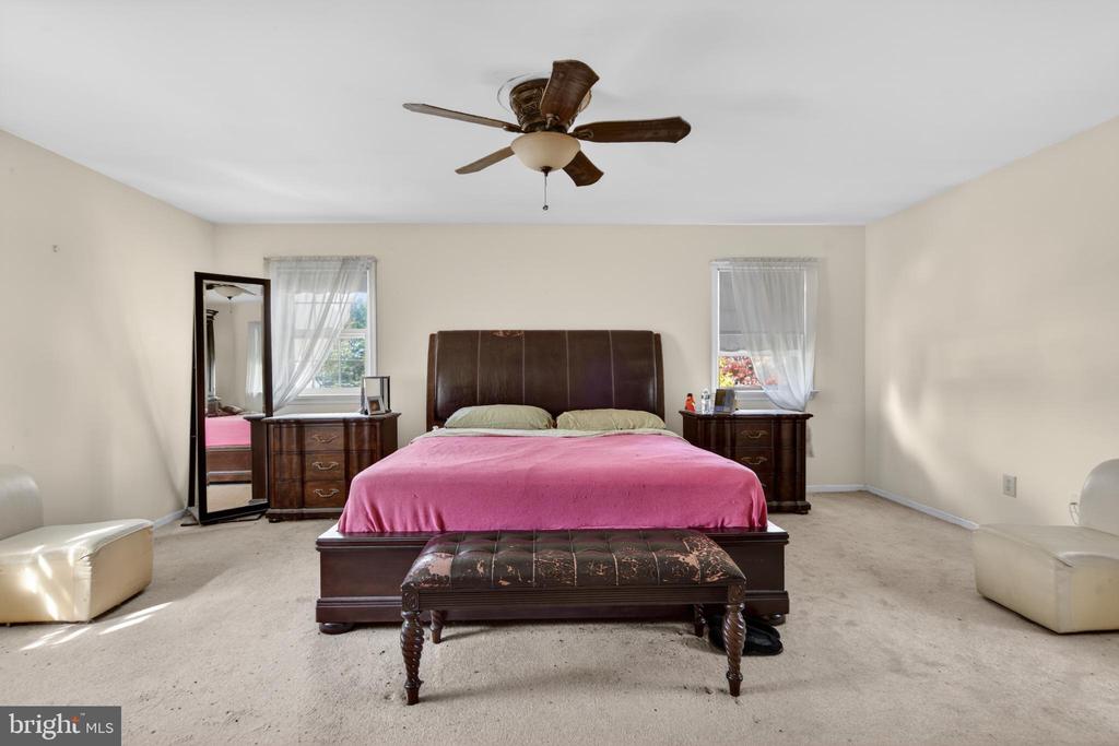 9 RENEE CIRCLE