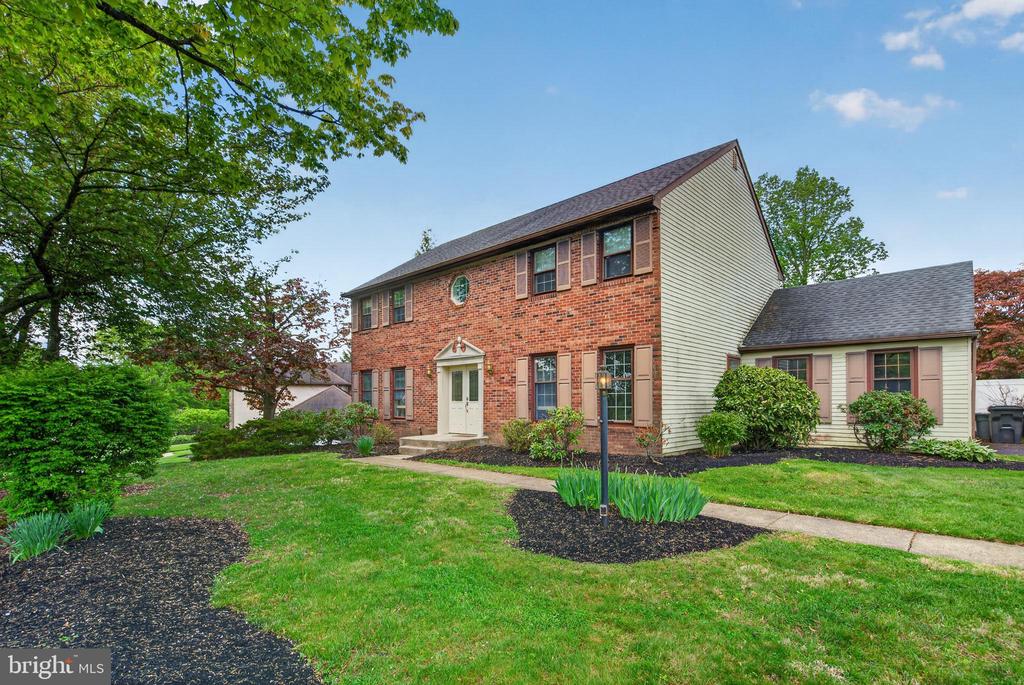 9 RENEE CIRCLE
