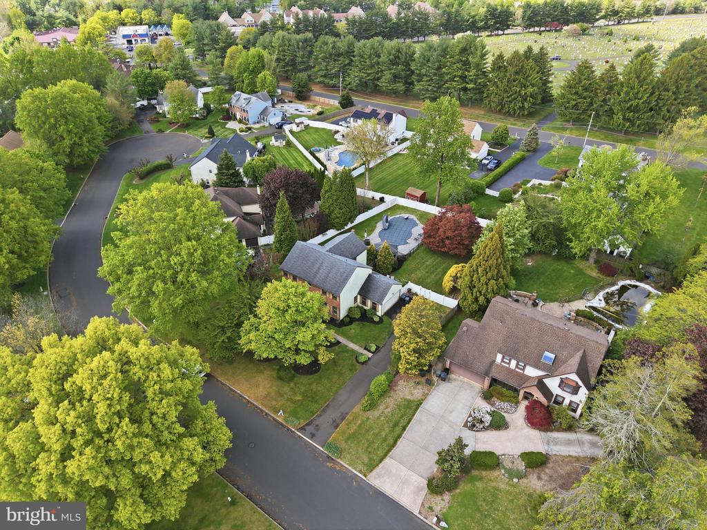 9 RENEE CIRCLE