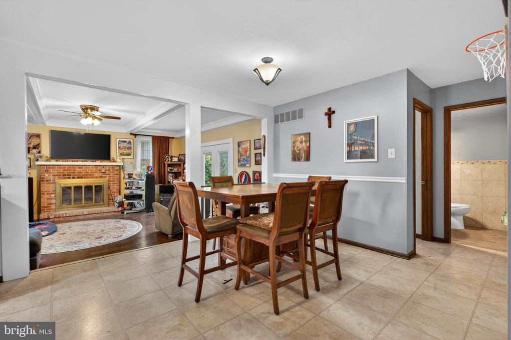 9 RENEE CIRCLE
