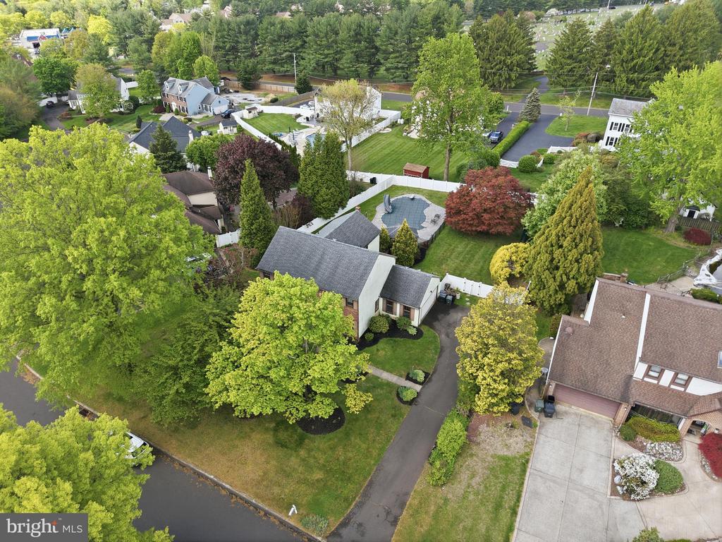 9 RENEE CIRCLE