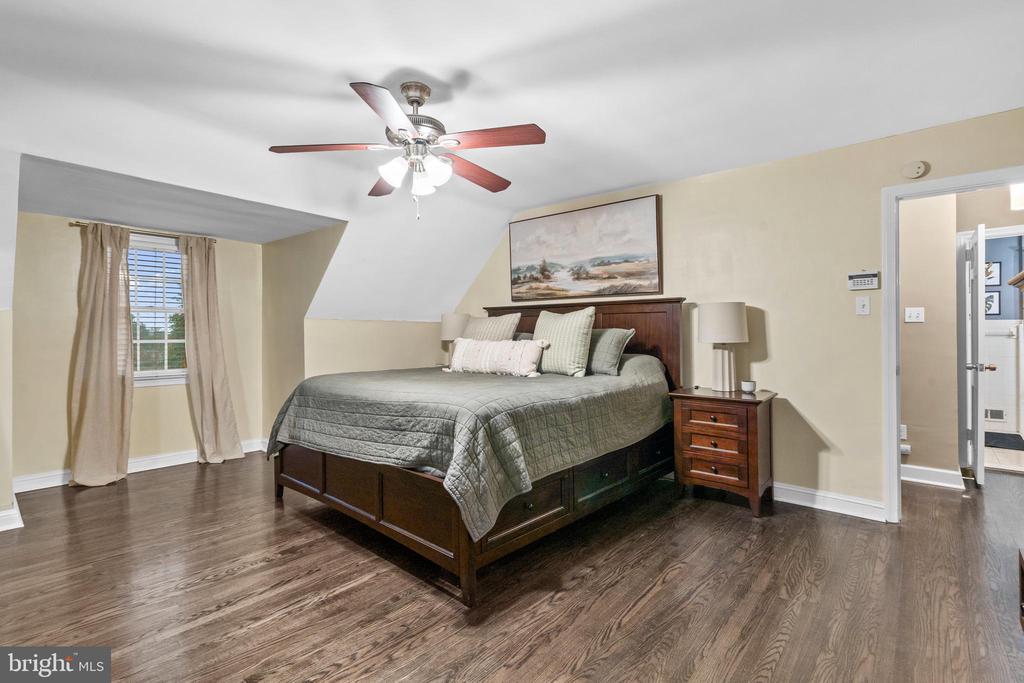 416 GLENDALE CIRCLE