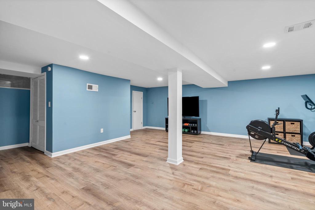416 GLENDALE CIRCLE