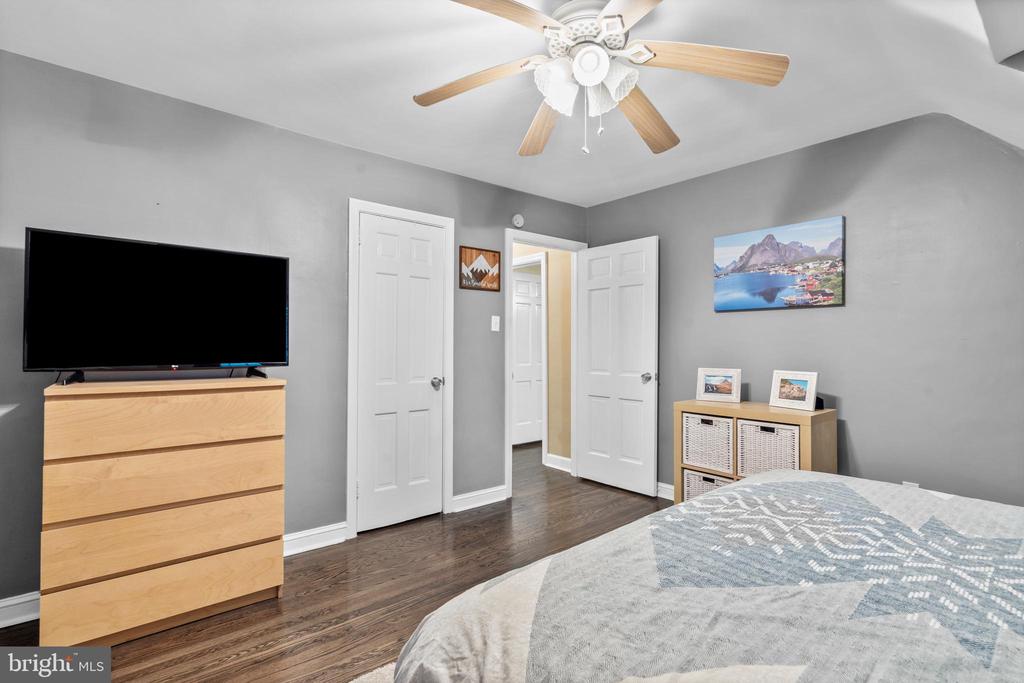 416 GLENDALE CIRCLE