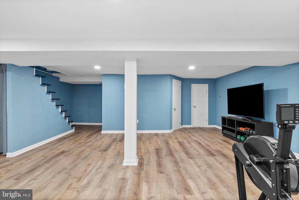 416 GLENDALE CIRCLE