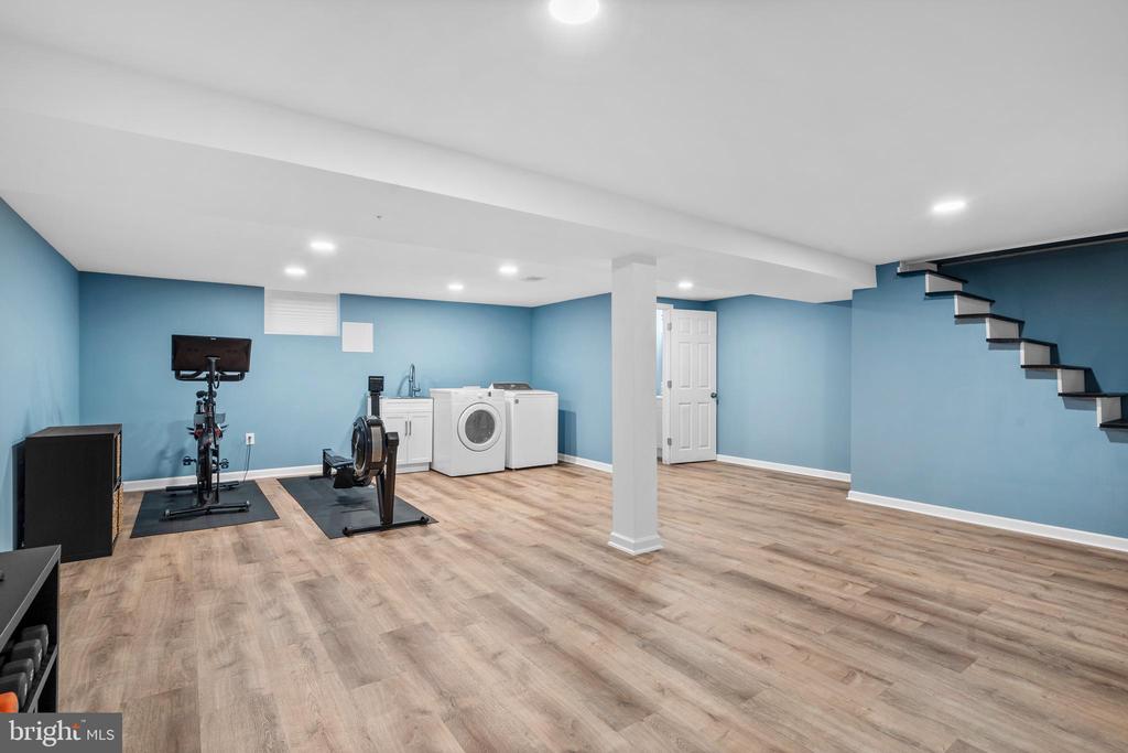 416 GLENDALE CIRCLE