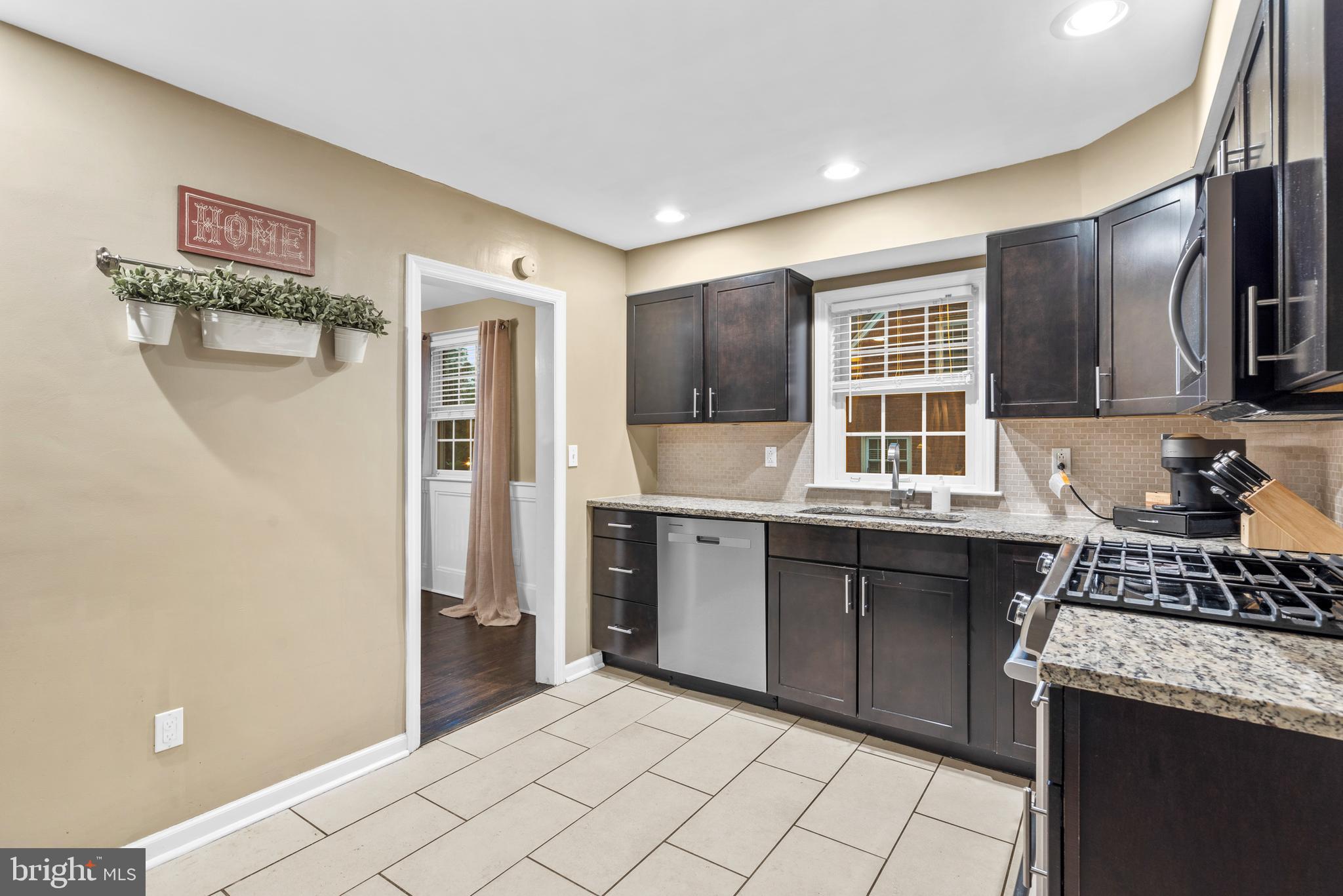 416 GLENDALE CIRCLE