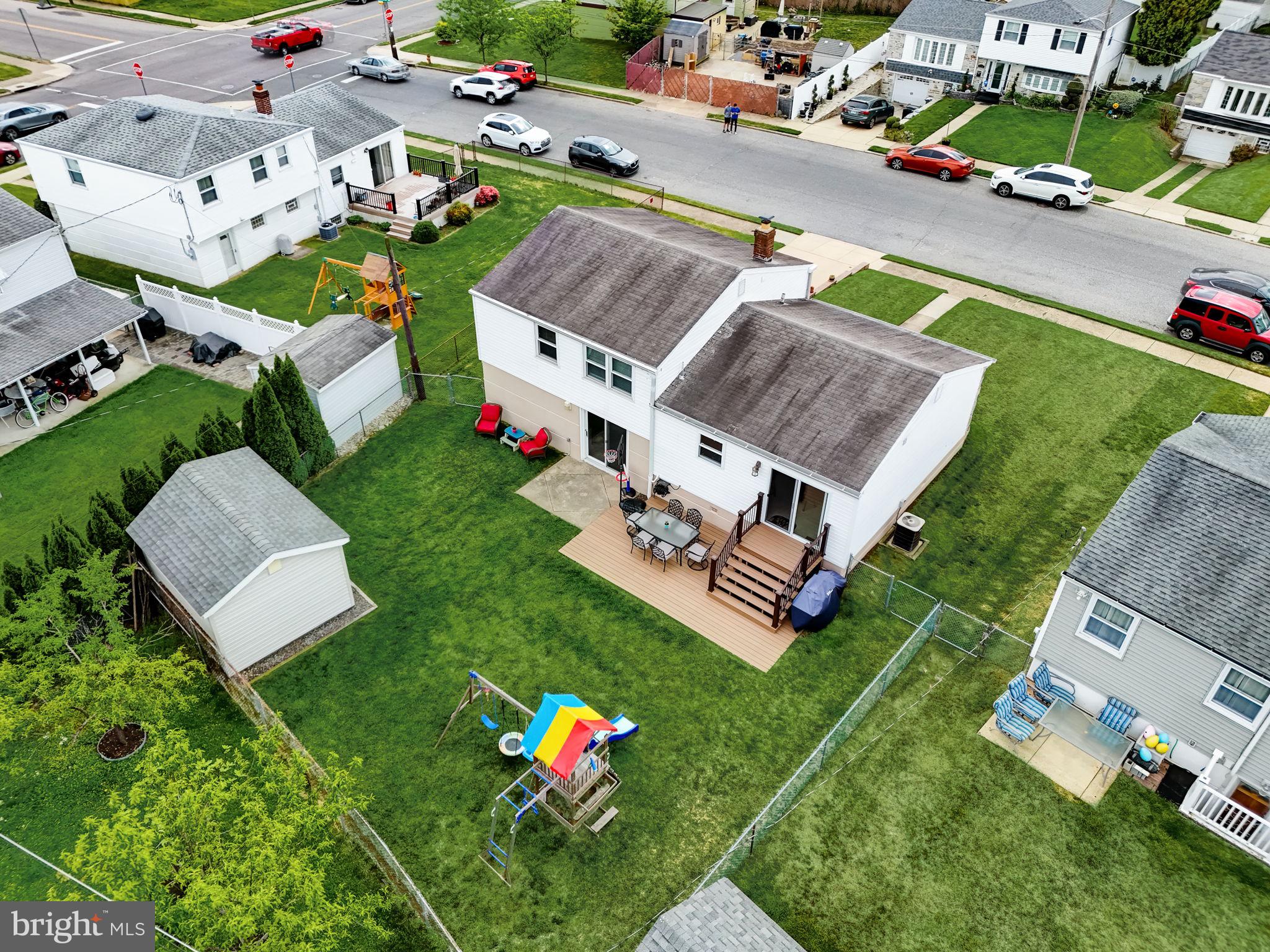 833 Rennard St