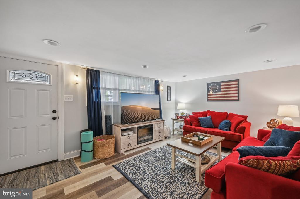 3712 Westhampton Dr