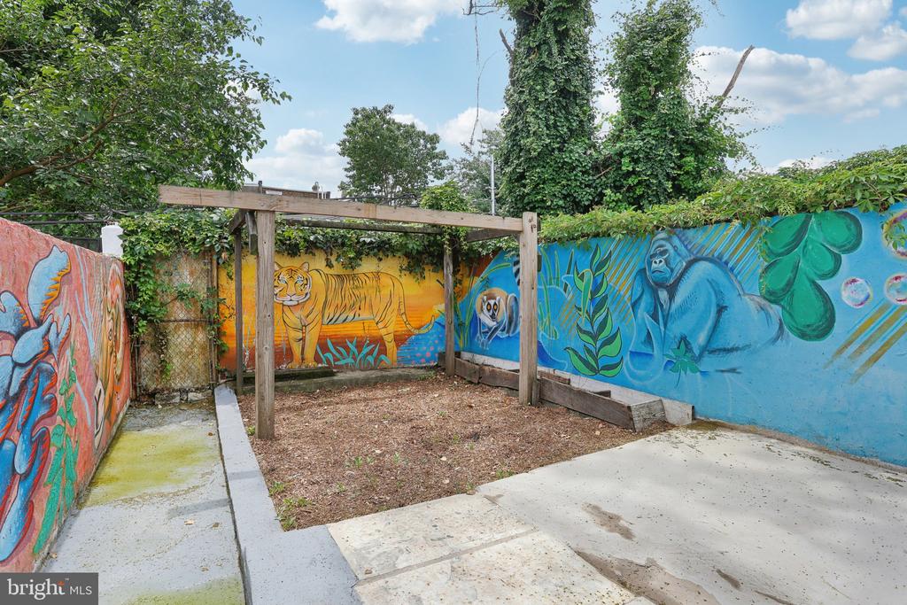4226 W Thompson St