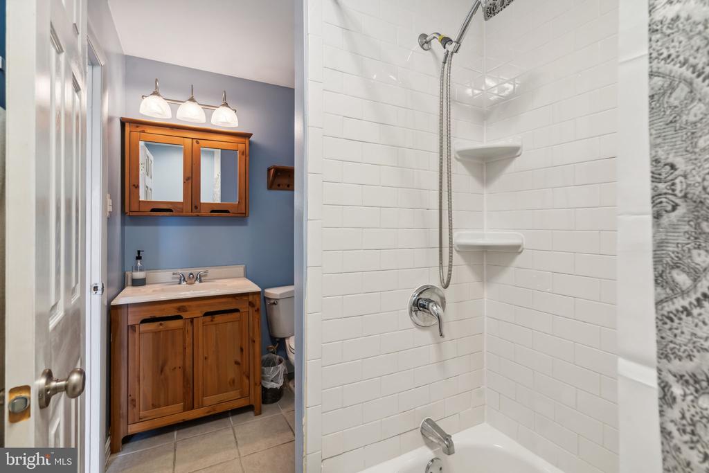 4239 Chalfont Pl
