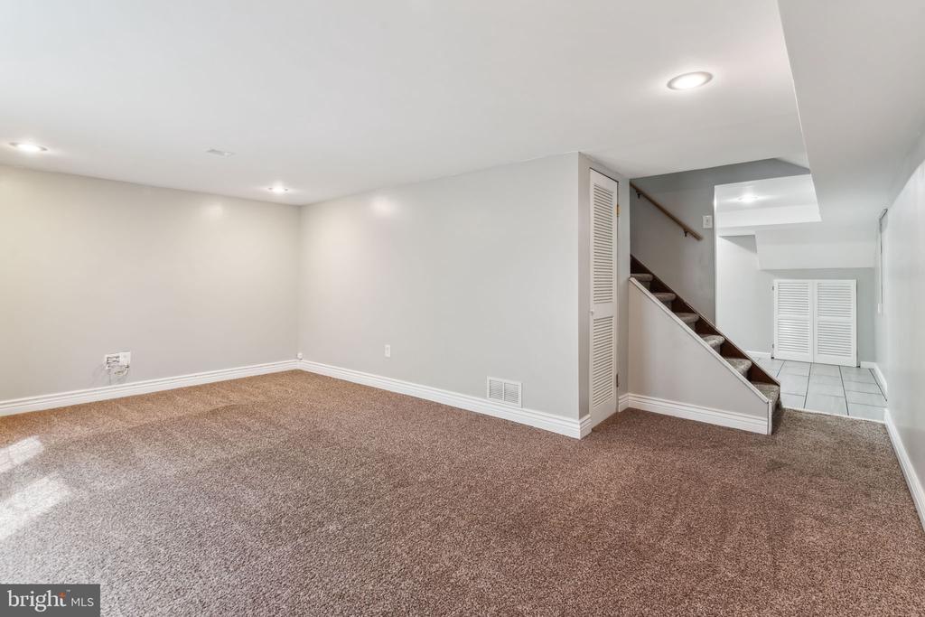 4239 Chalfont Pl