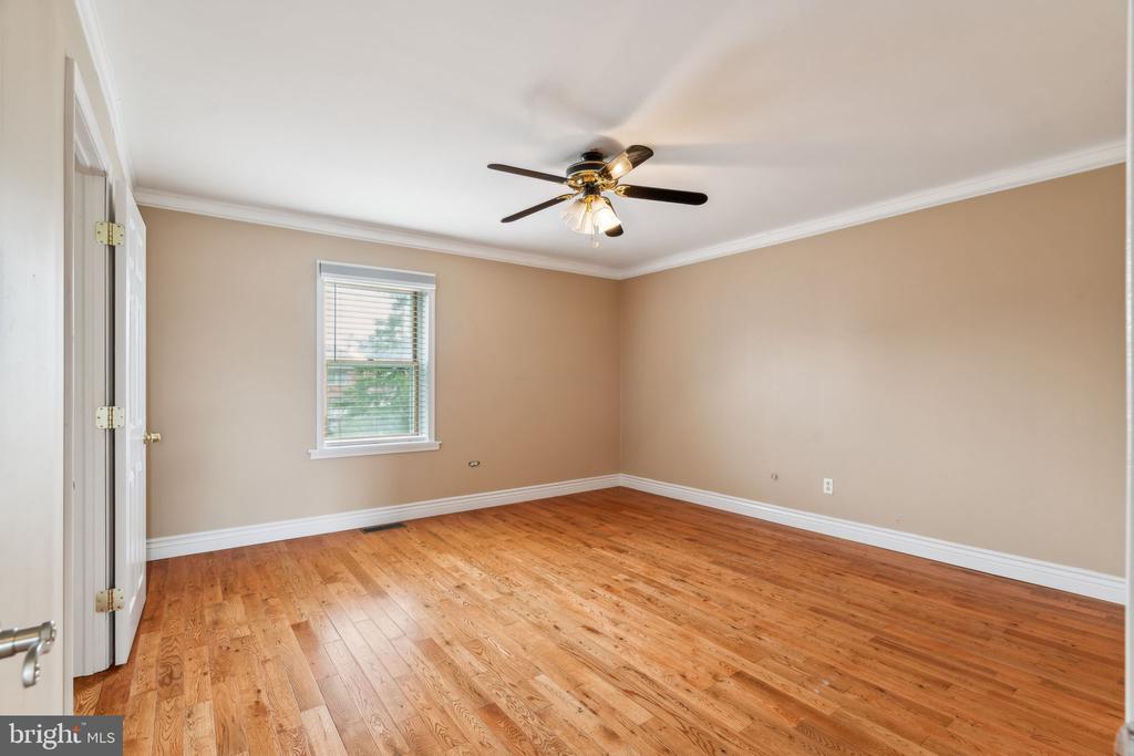 4239 Chalfont Pl