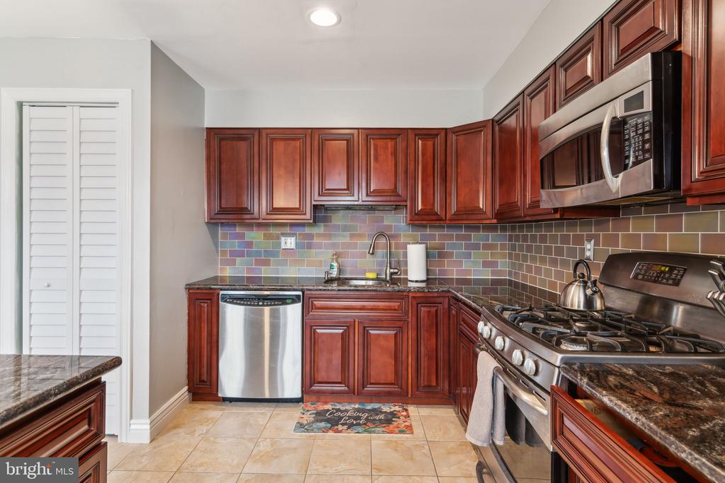4239 Chalfont Pl