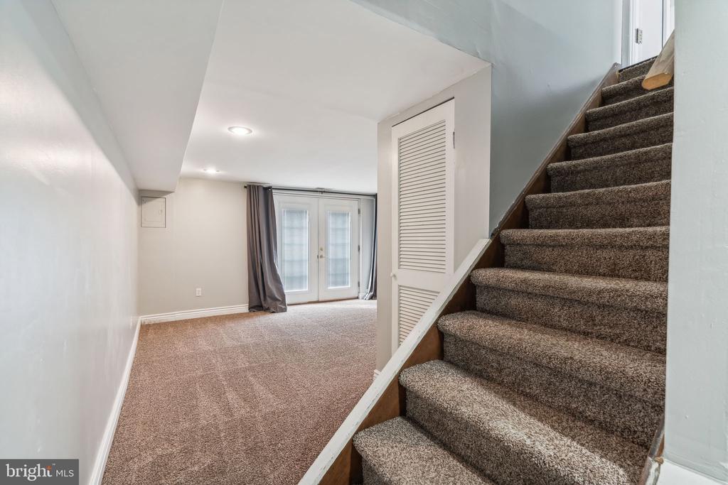 4239 Chalfont Pl