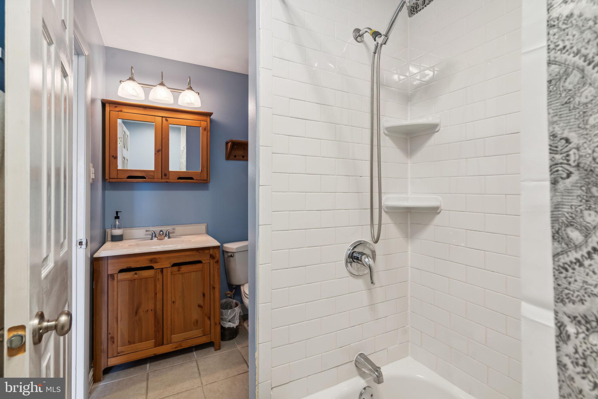 4239 Chalfont Pl