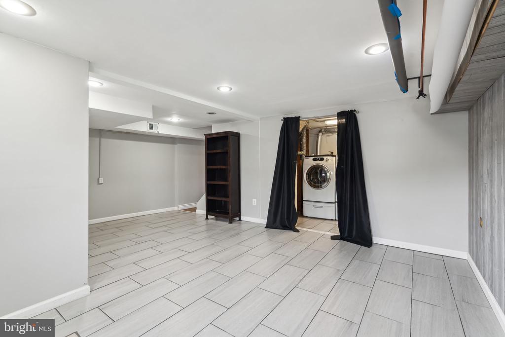 4239 Chalfont Pl