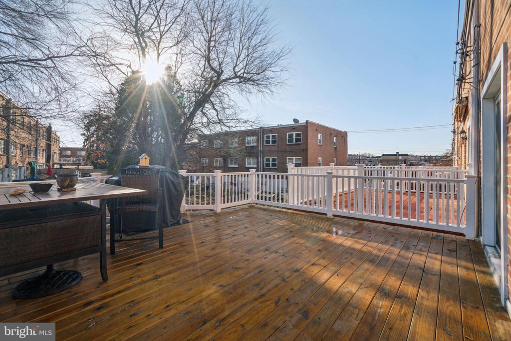 10111 N Canterbury Rd