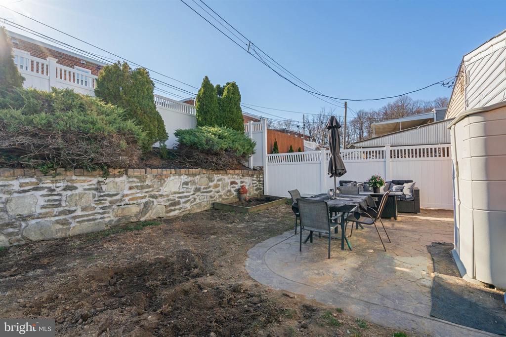 9011 Cloverly Rd