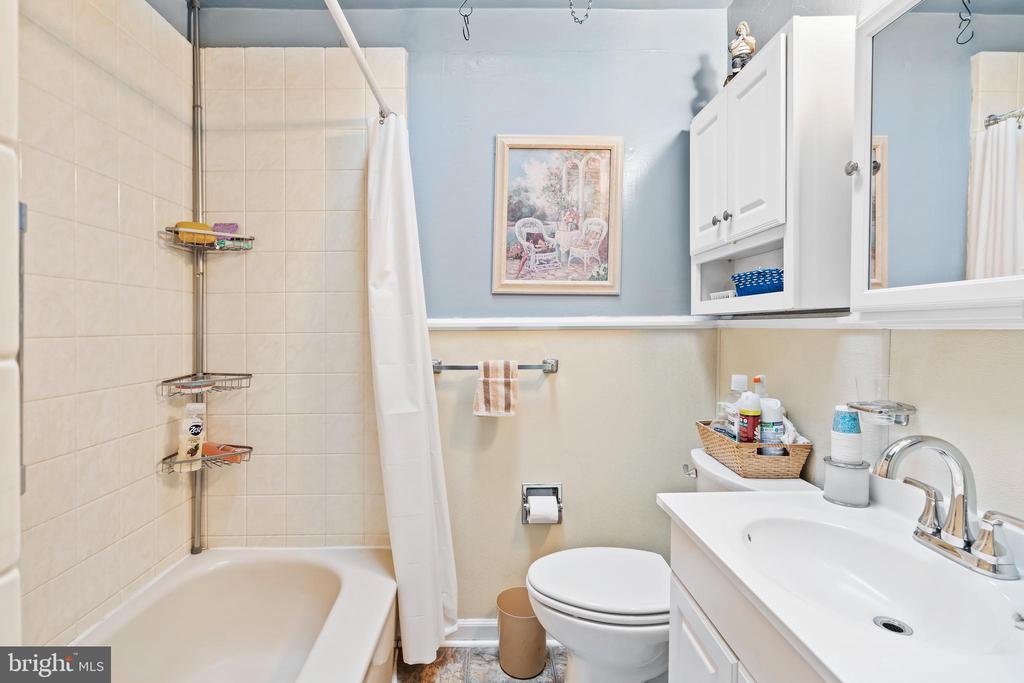 3264 Fordham Rd