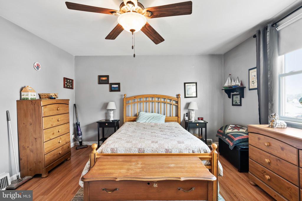 3264 Fordham Rd