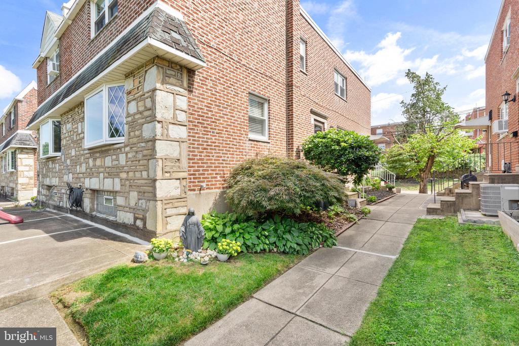 2936 Sandyford Ave