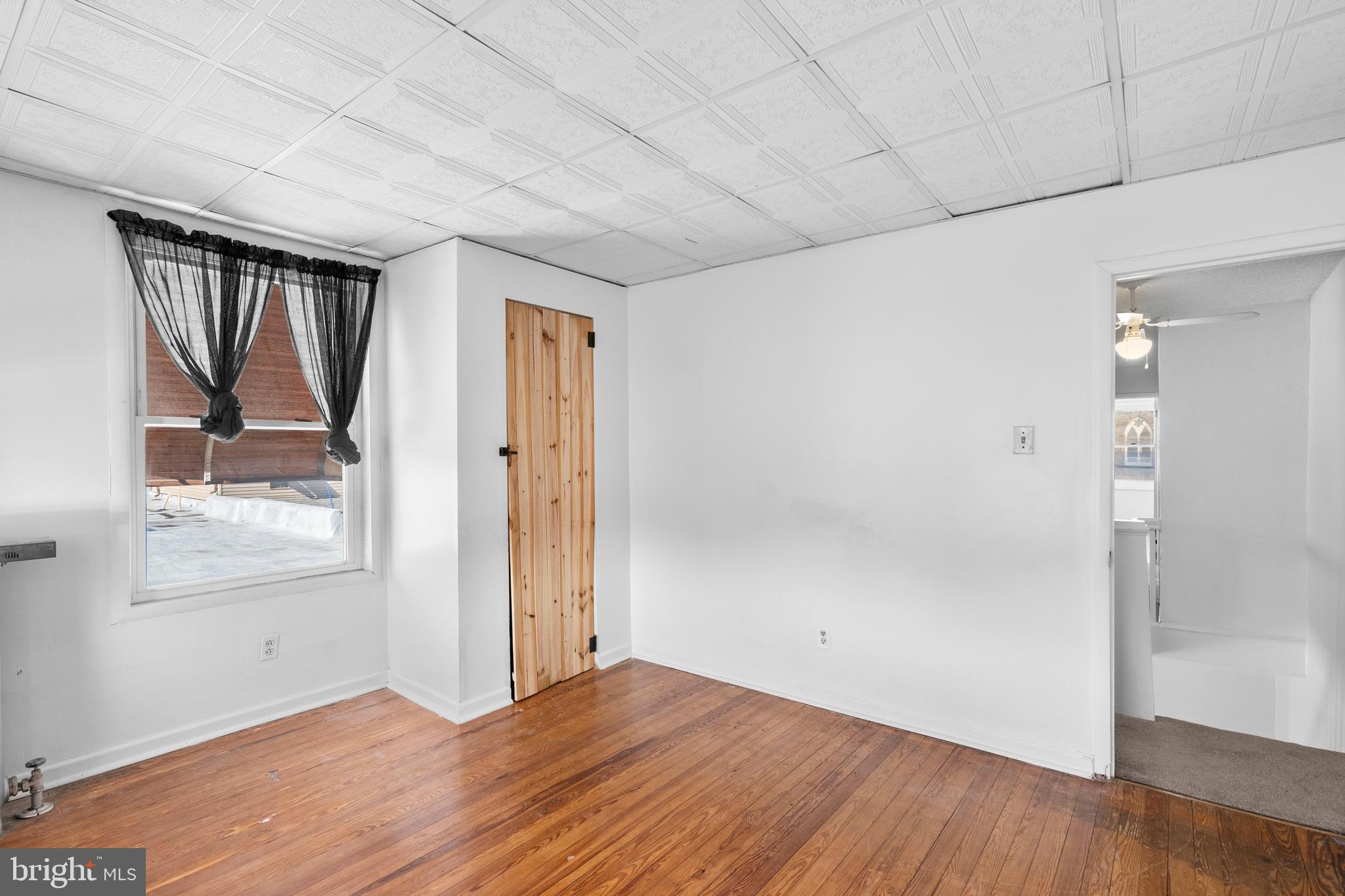 4613 EDGEMONT STREET