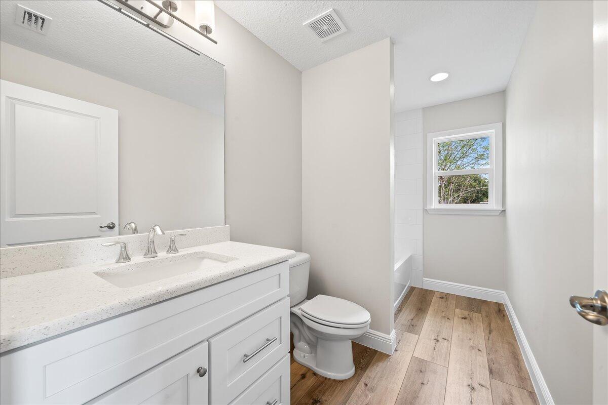 327 Eckert Street SE