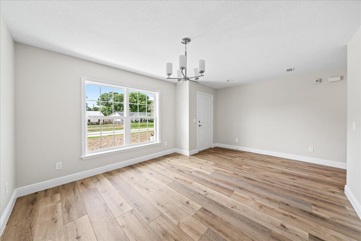 327 Eckert Street SE