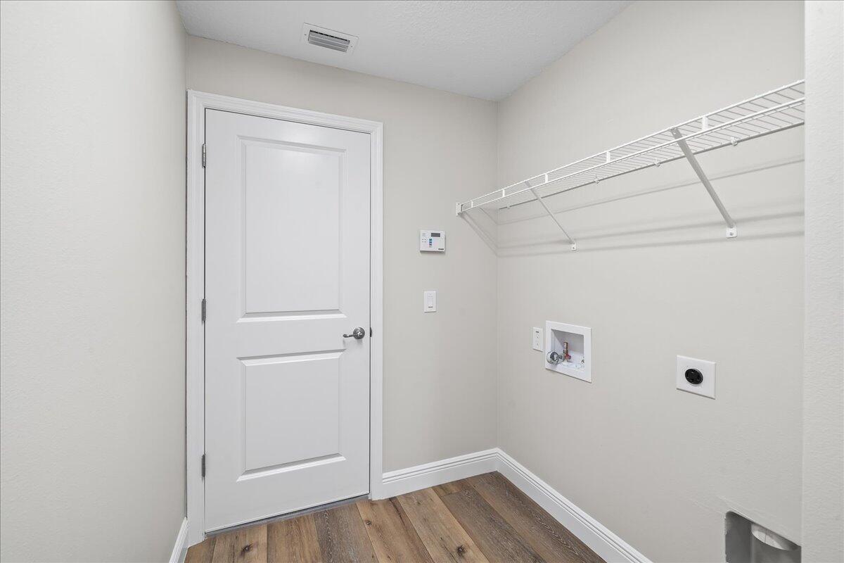 327 Eckert Street SE