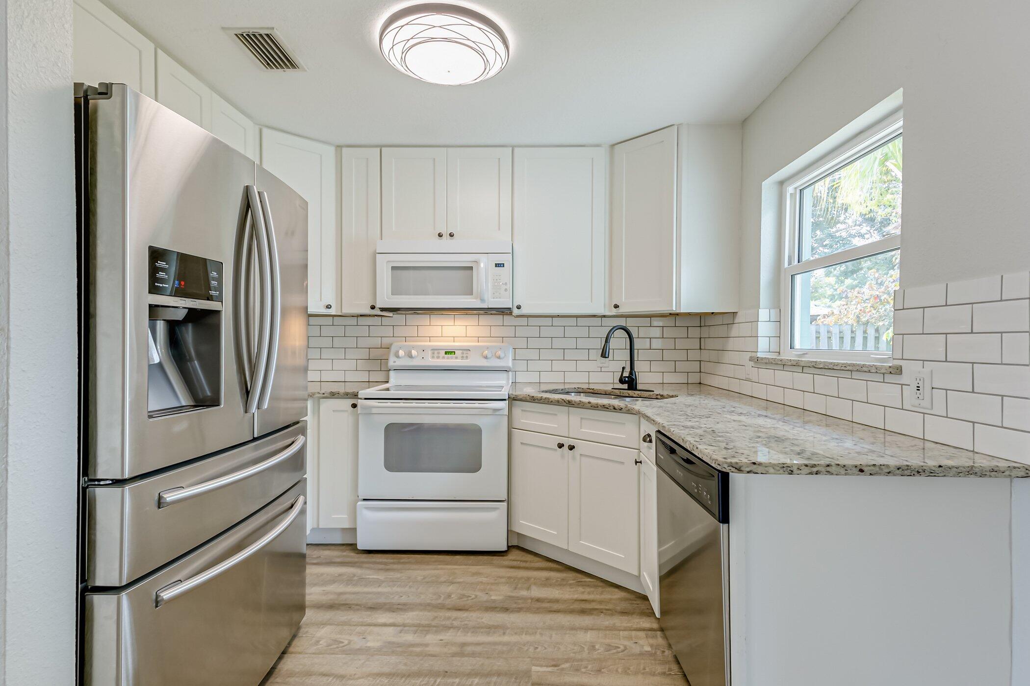 2223 Smathers Circle N