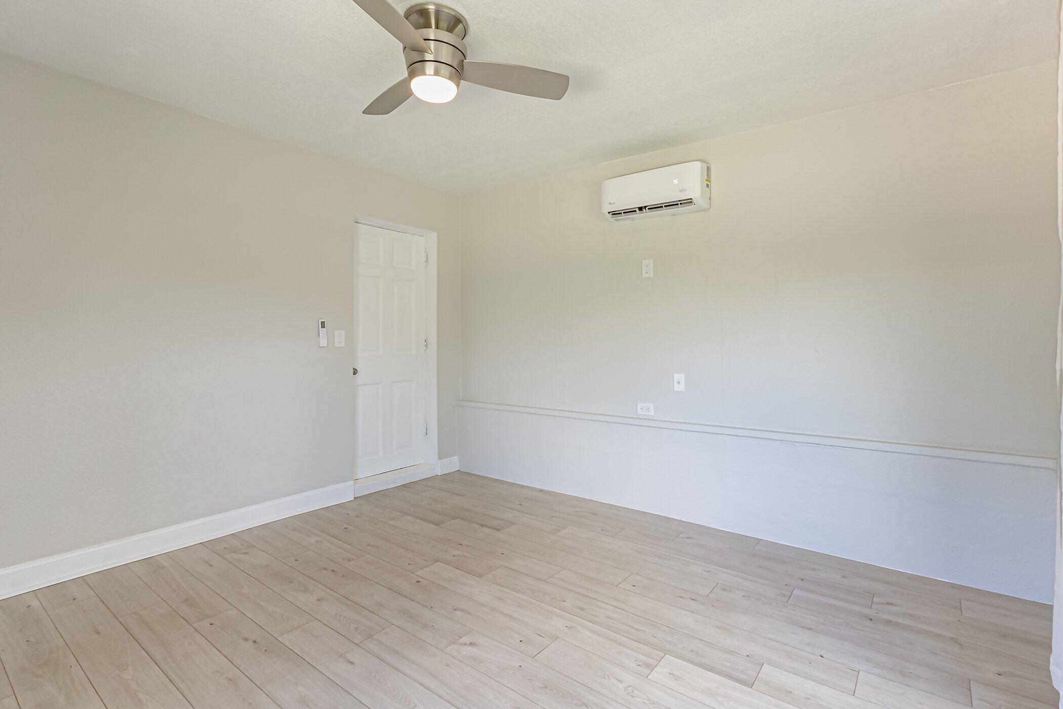 2223 Smathers Circle N