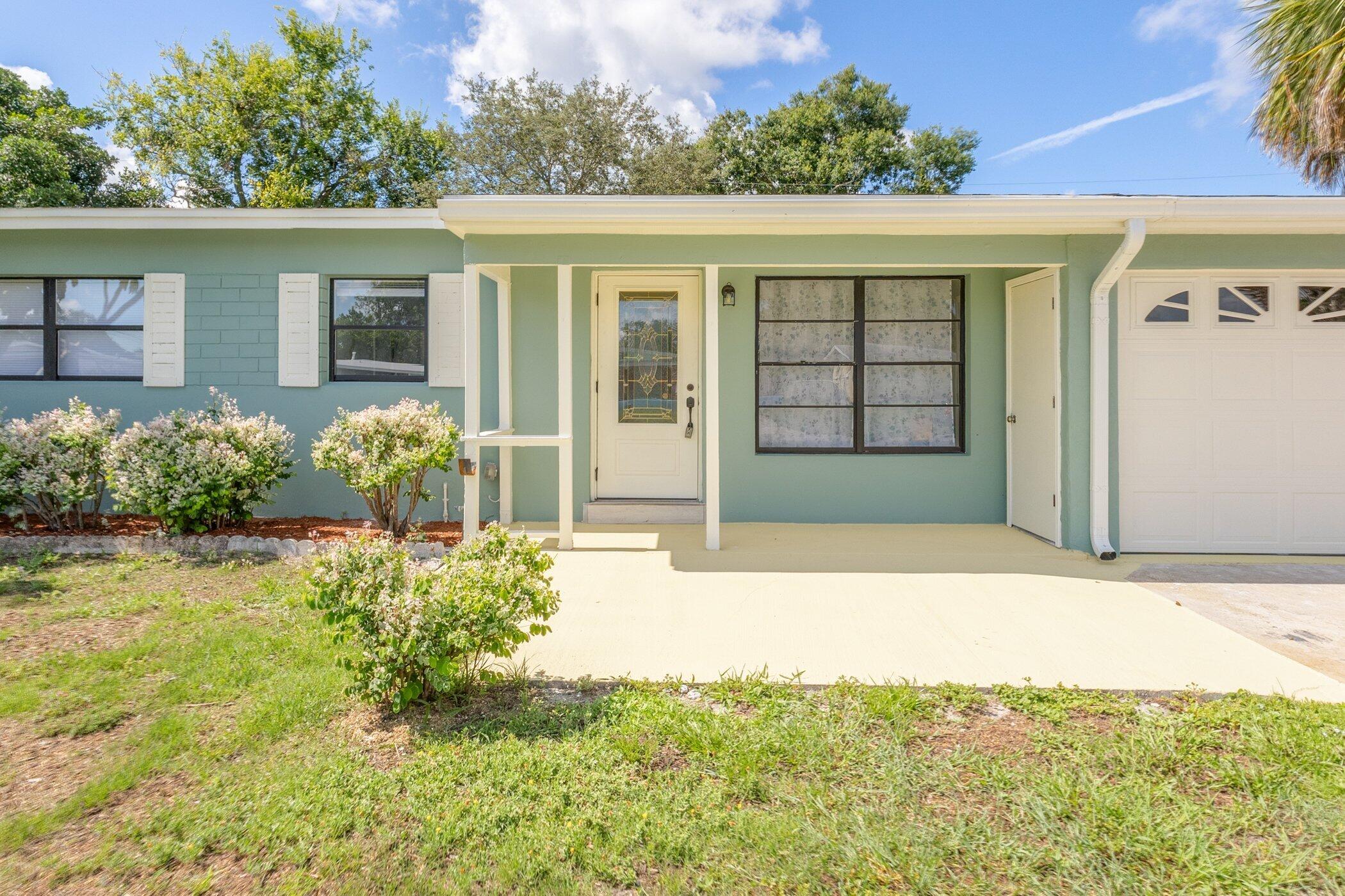 2223 Smathers Circle N