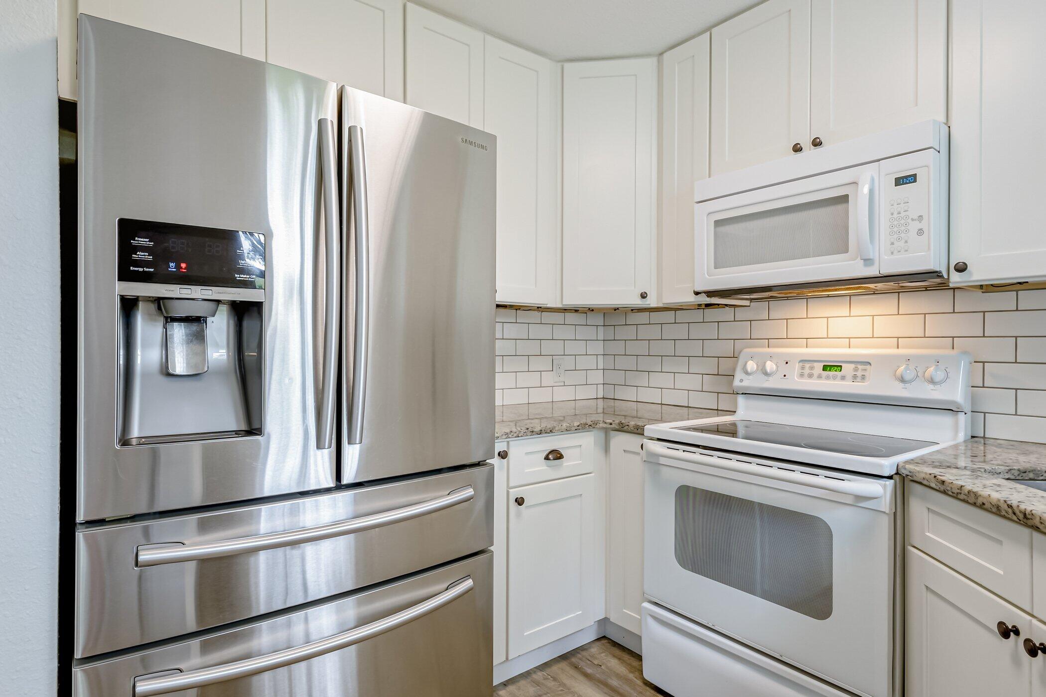 2223 Smathers Circle N